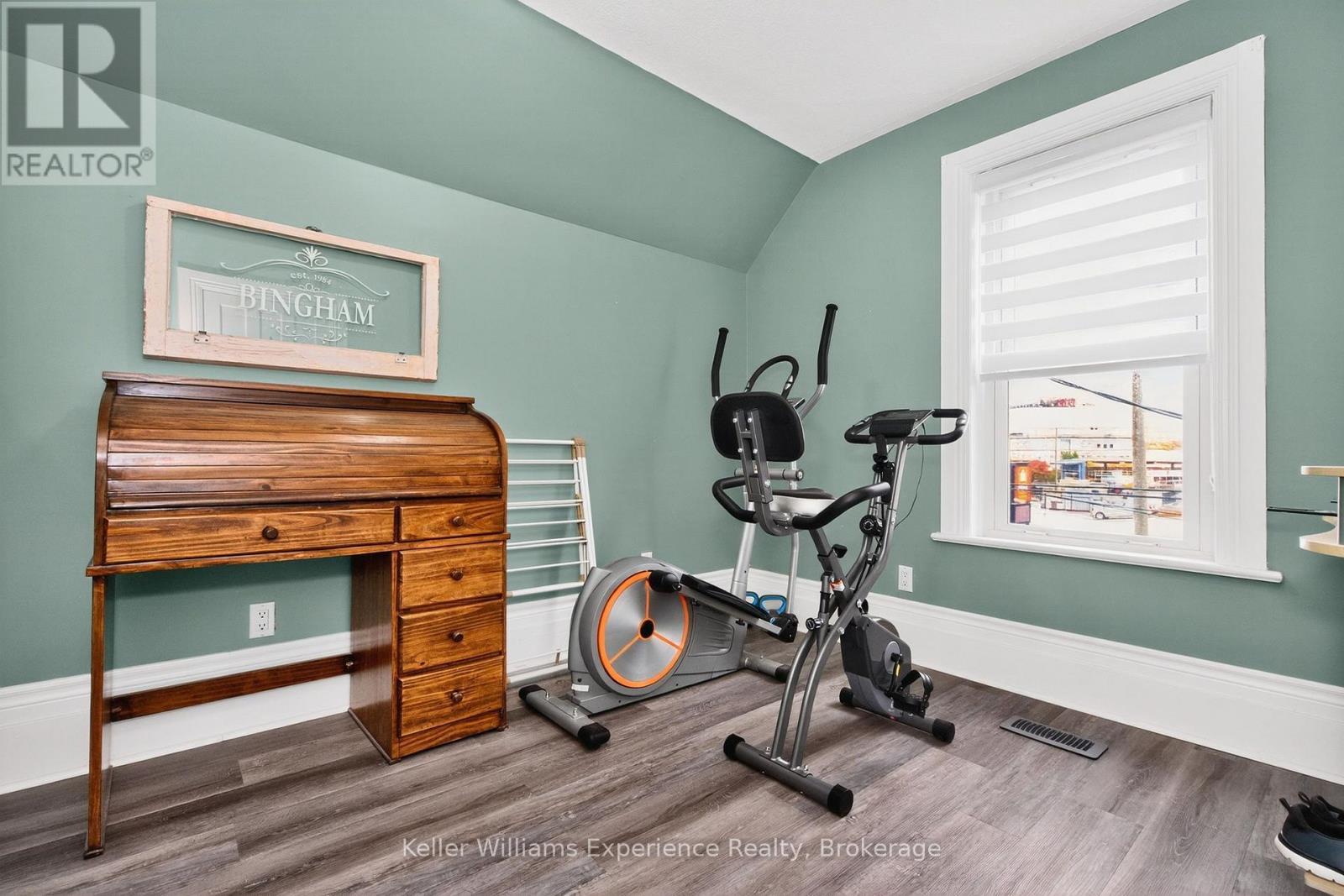 196 Fourth Street, Midland, ON - Indoor Photo Showing Gym Room