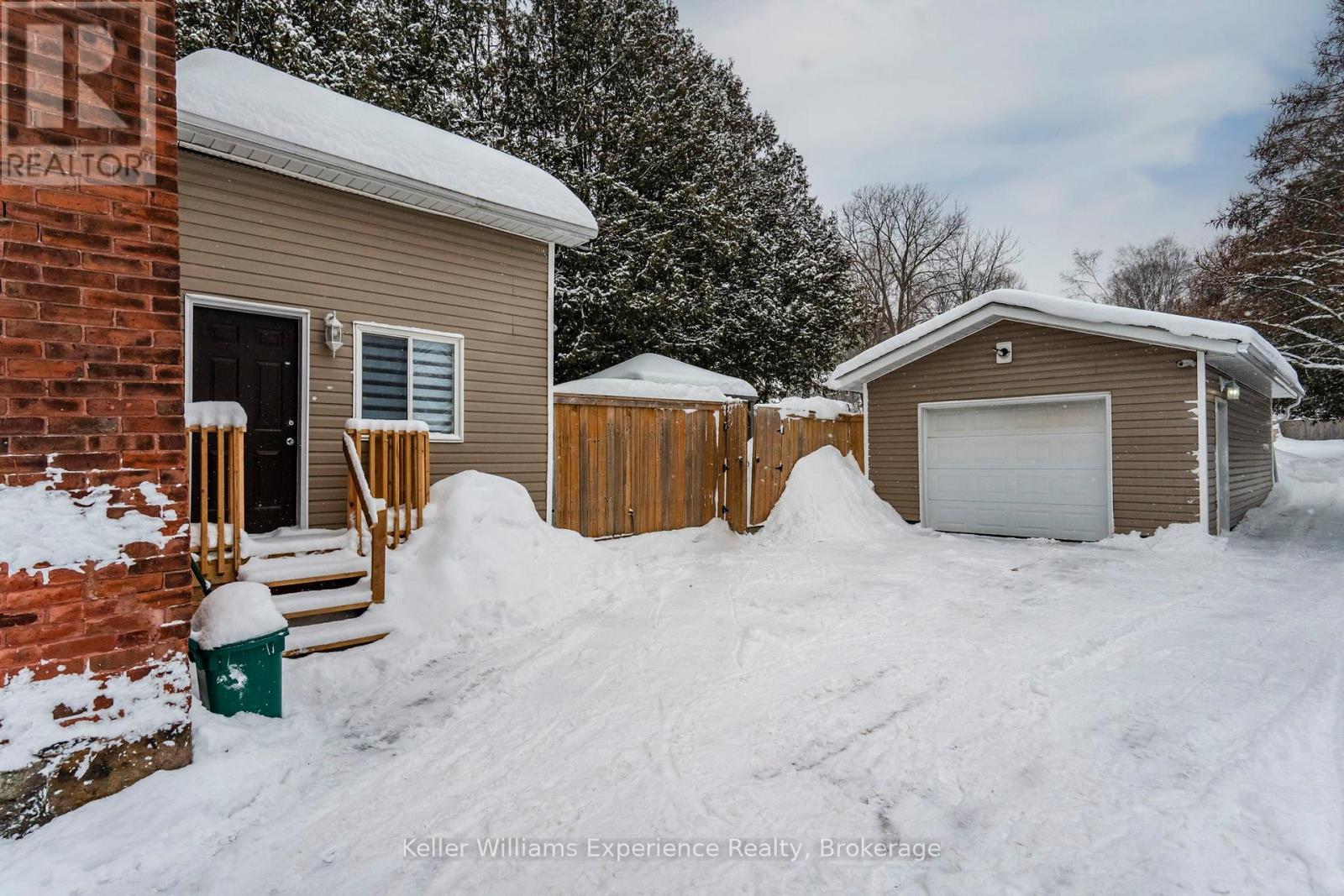 196 Fourth Street, Midland, ON - Outdoor