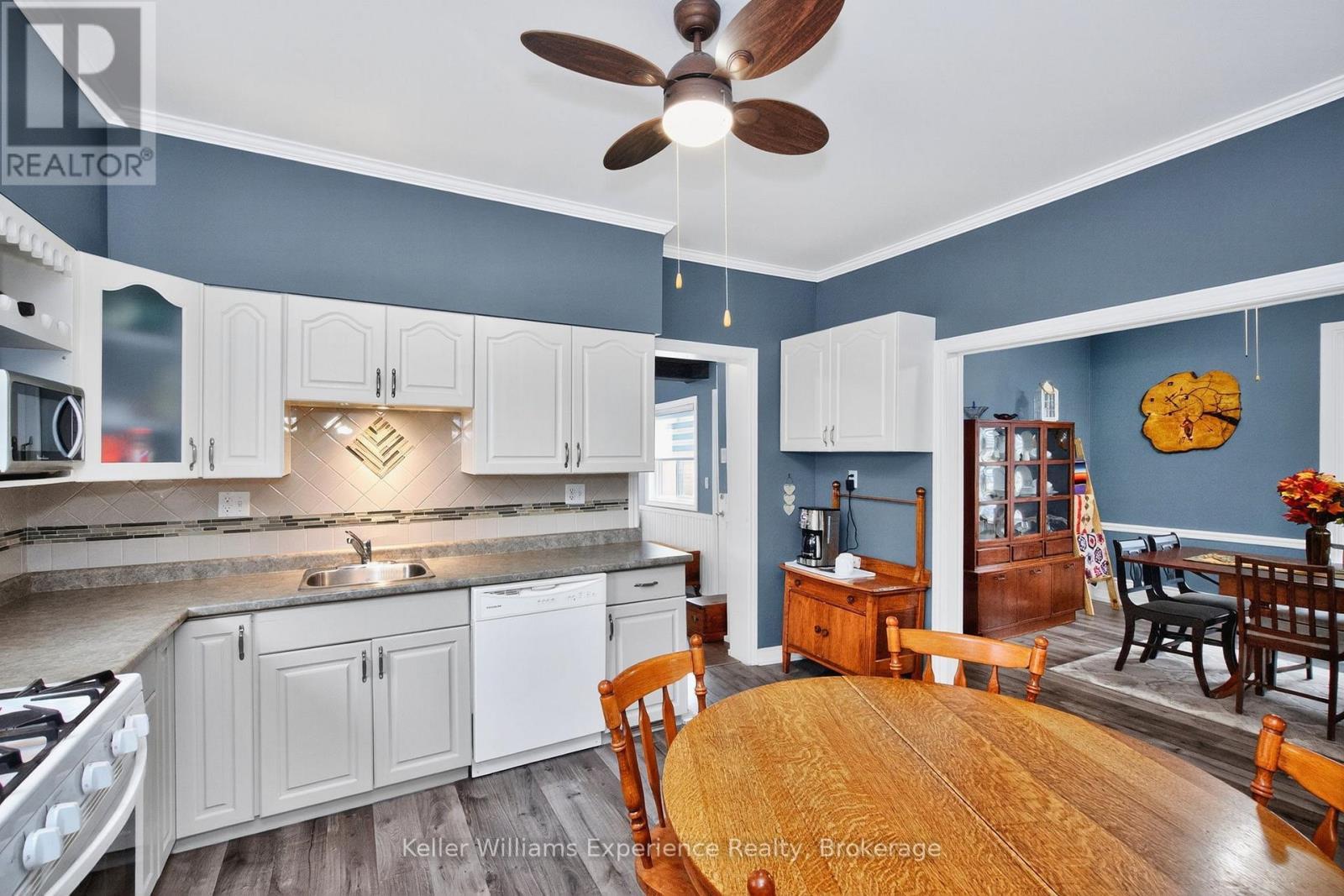 196 Fourth Street, Midland, ON - Indoor