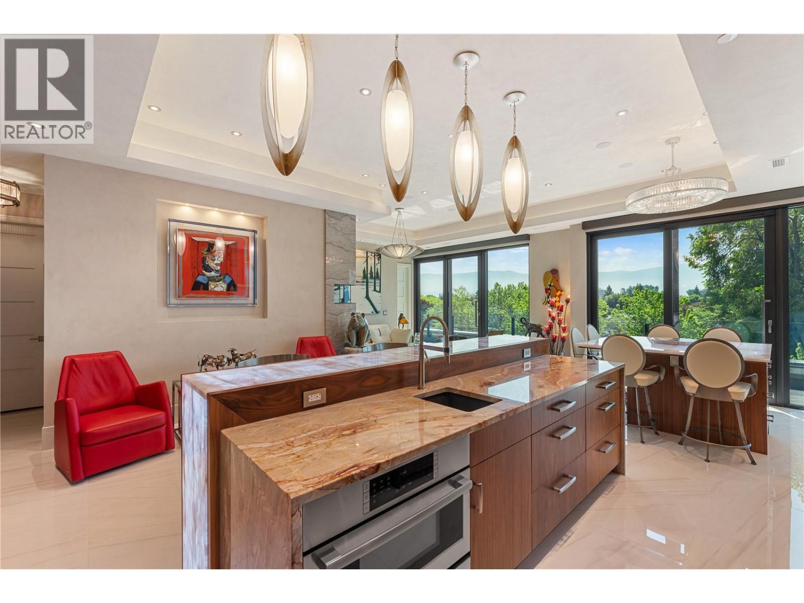 2245 Abbott Street Unit# 301, Kelowna, BC - Indoor Photo Showing Kitchen