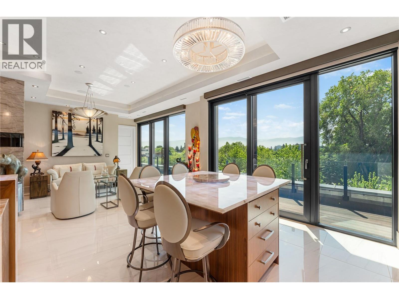 2245 Abbott Street Unit# 301, Kelowna, BC - Indoor Photo Showing Dining Room