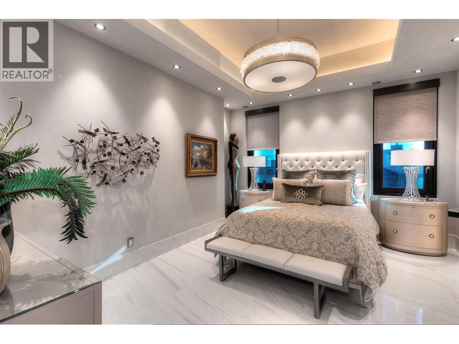 2245 Abbott Street Unit# 301, Kelowna, BC - Indoor Photo Showing Bedroom