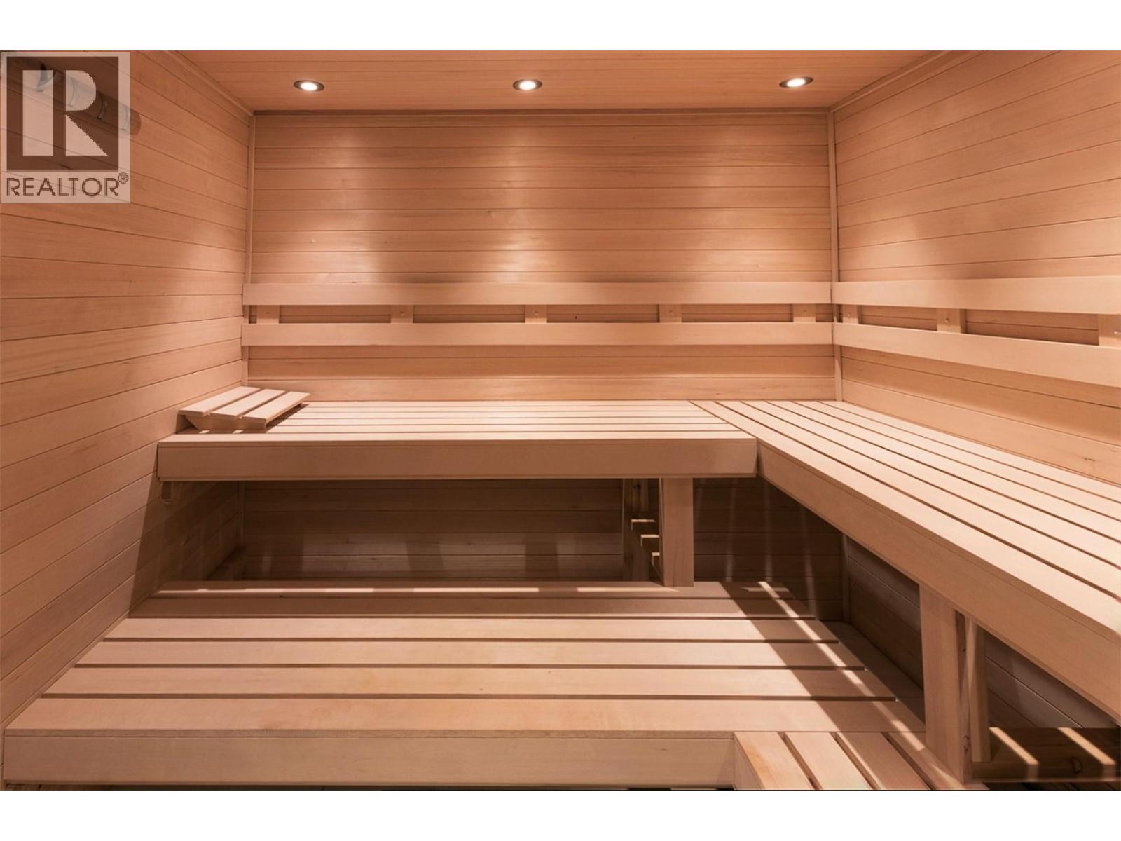 2245 Abbott Street Unit# 301, Kelowna, BC - Indoor Photo Showing Other Room