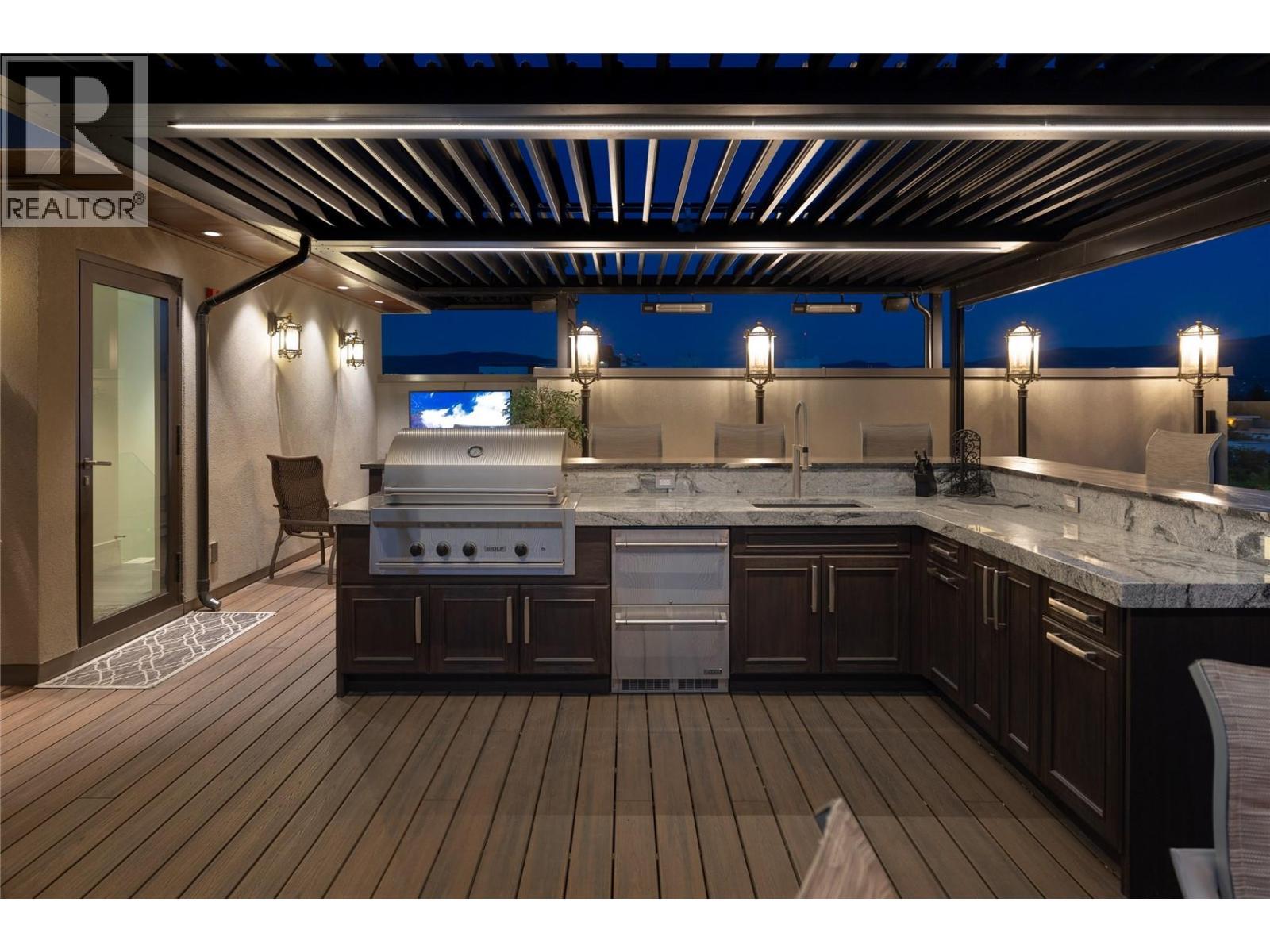 2245 Abbott Street Unit# 301, Kelowna, BC - With Exterior