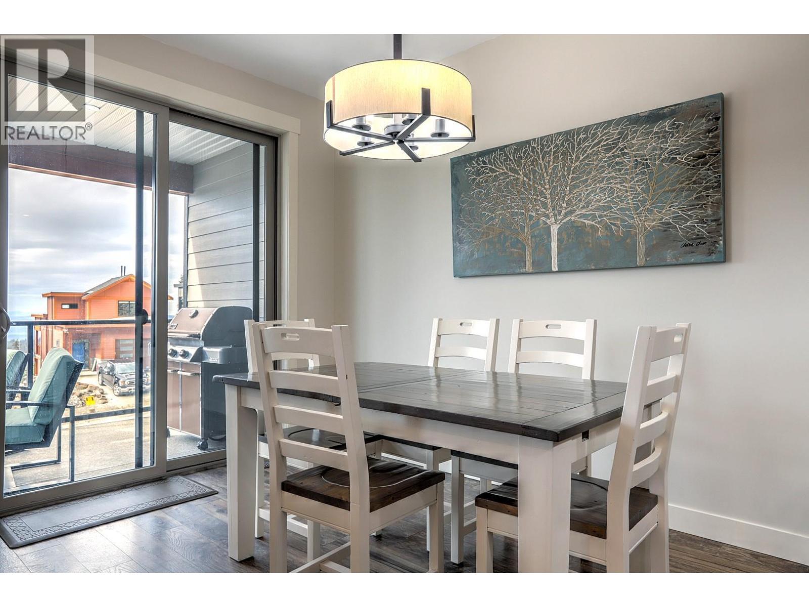 9834 Cathedral Drive, Silver Star, BC - Indoor Photo Showing Dining Room