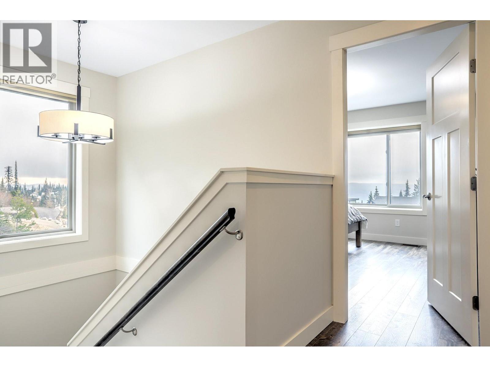 9834 Cathedral Drive, Silver Star, BC - Indoor Photo Showing Other Room