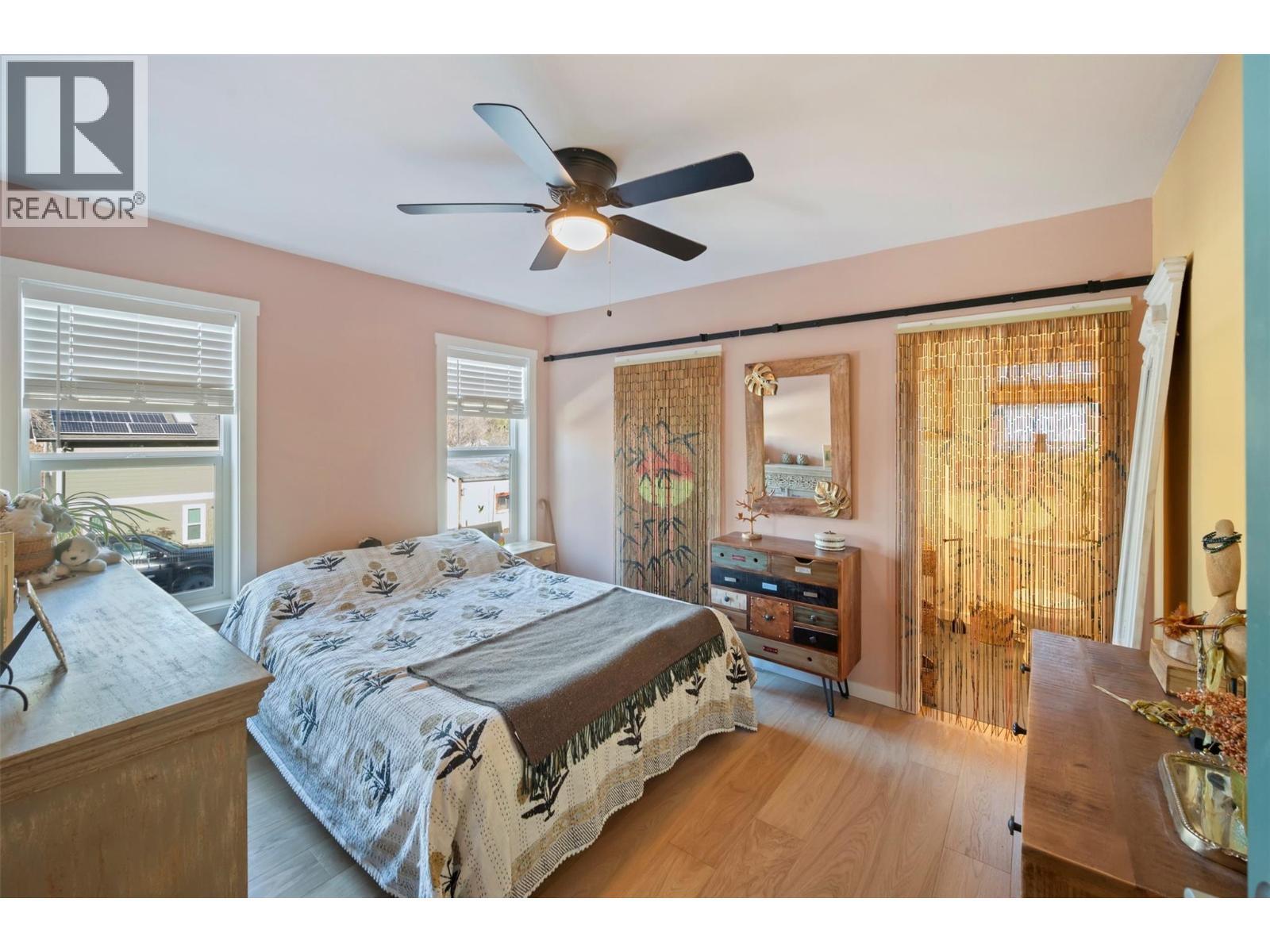 1149 Maple Street, Okanagan Falls, BC - Indoor Photo Showing Bedroom