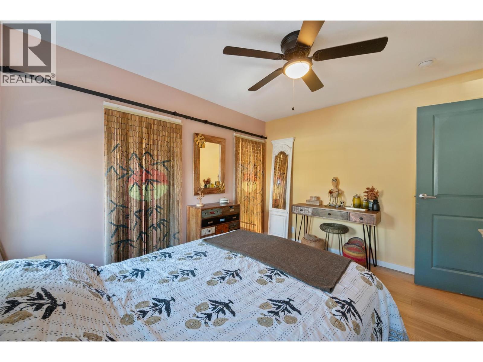 1149 Maple Street, Okanagan Falls, BC - Indoor Photo Showing Bedroom