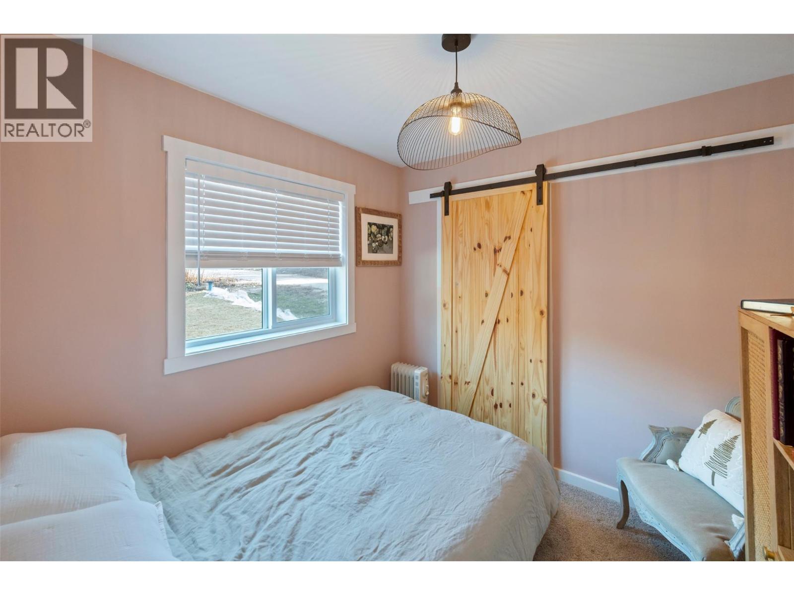 1149 Maple Street, Okanagan Falls, BC - Indoor Photo Showing Bedroom