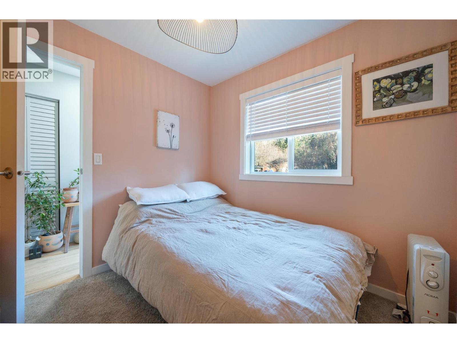 1149 Maple Street, Okanagan Falls, BC - Indoor Photo Showing Bedroom