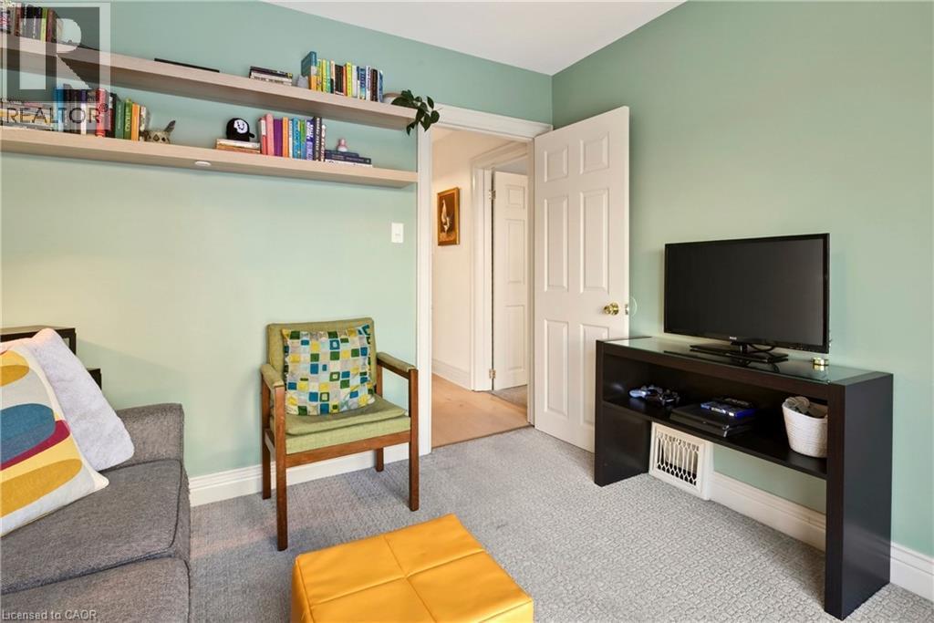 136 Hunter Street W, Hamilton, ON - Indoor