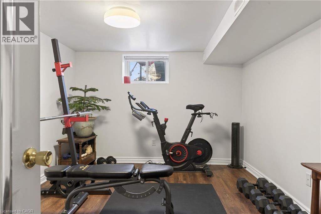 136 Hunter Street W, Hamilton, ON - Indoor Photo Showing Gym Room