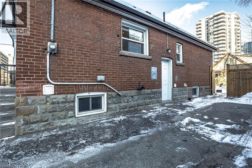 136 Hunter Street W, Hamilton, ON - Outdoor With Exterior