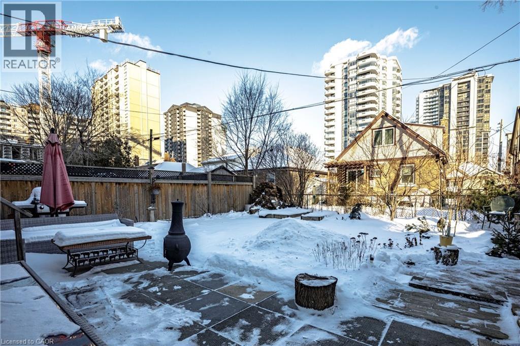 136 Hunter Street W, Hamilton, ON - Outdoor