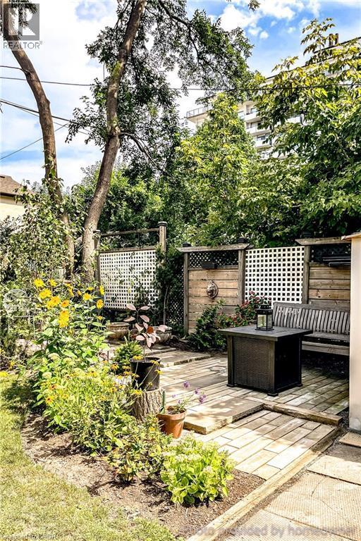 136 Hunter Street W, Hamilton, ON - Outdoor