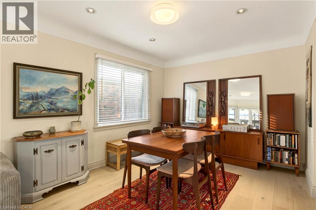 136 Hunter Street W, Hamilton, ON - Indoor Photo Showing Other Room