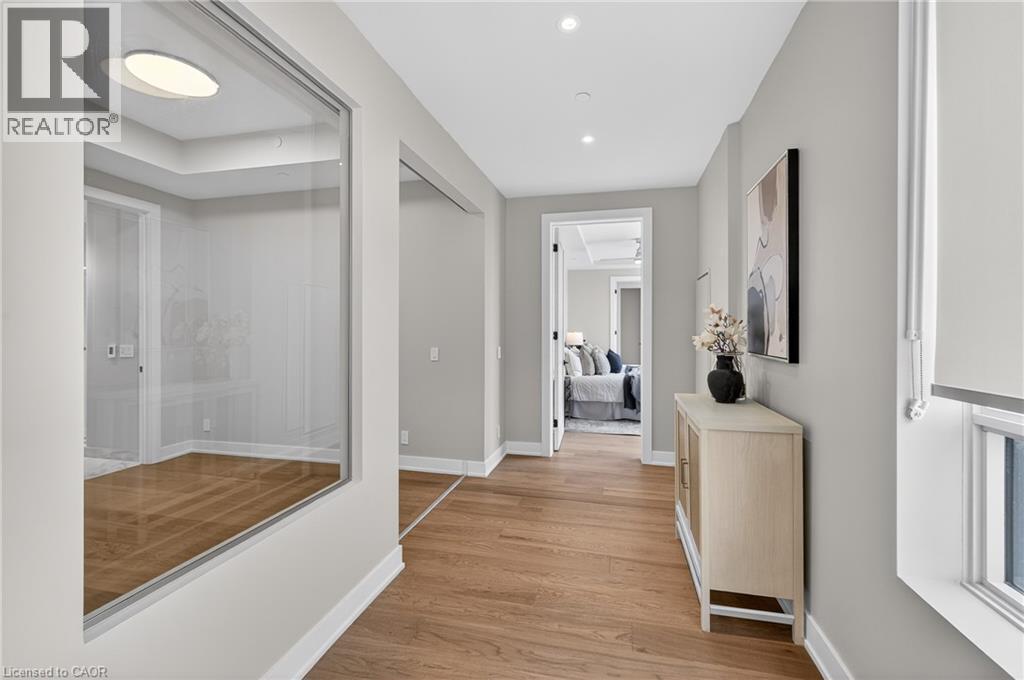 123 Maurice Drive Unit# 401, Oakville, ON - Indoor Photo Showing Other Room