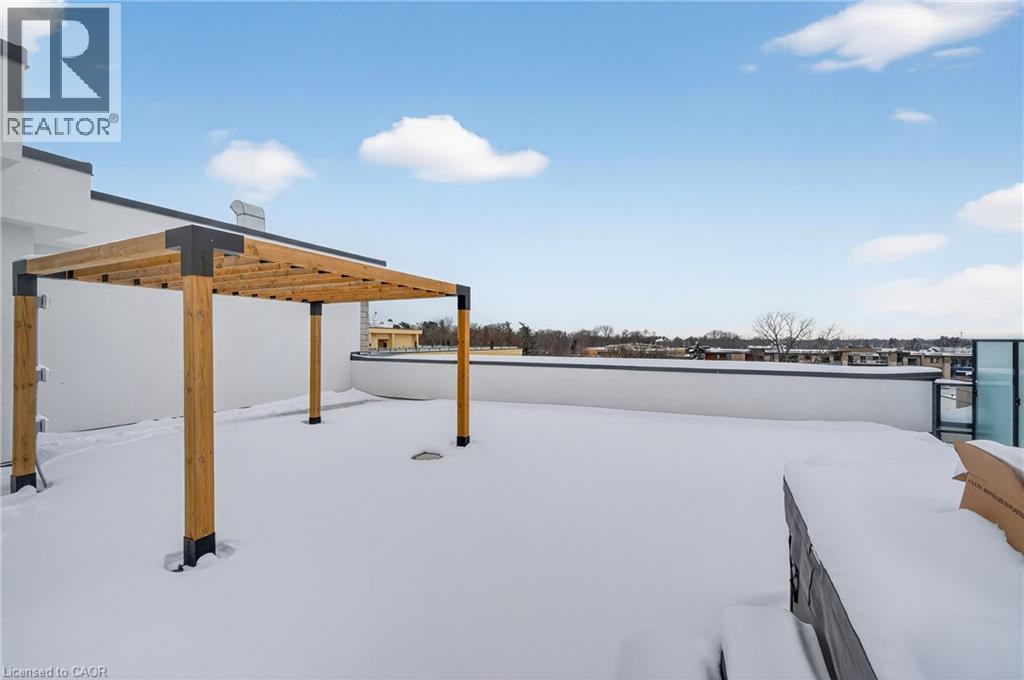 Unobstructed West view for the sunsets! - 123 Maurice Drive Unit# 401, Oakville, ON - Outdoor