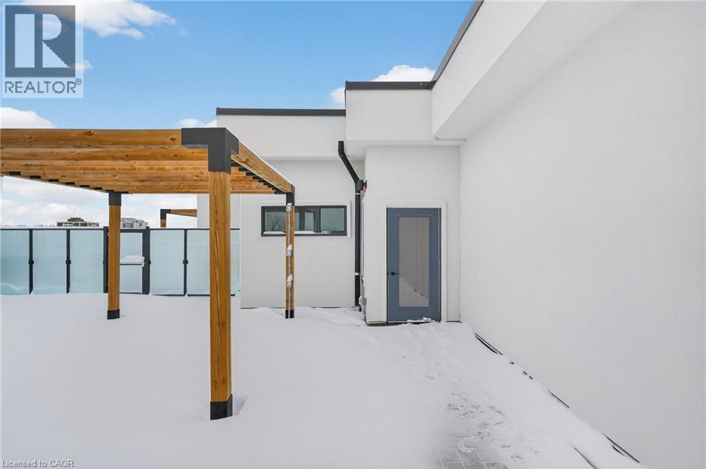 Pergola w/ additional outlets - 123 Maurice Drive Unit# 401, Oakville, ON -