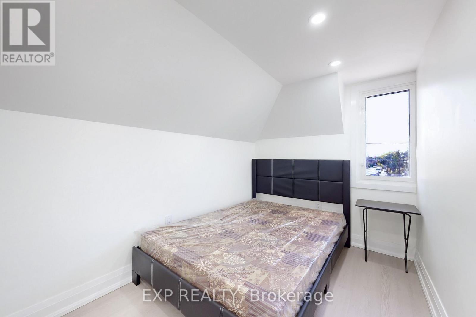685 Jane Street, Toronto, ON - Indoor Photo Showing Bedroom