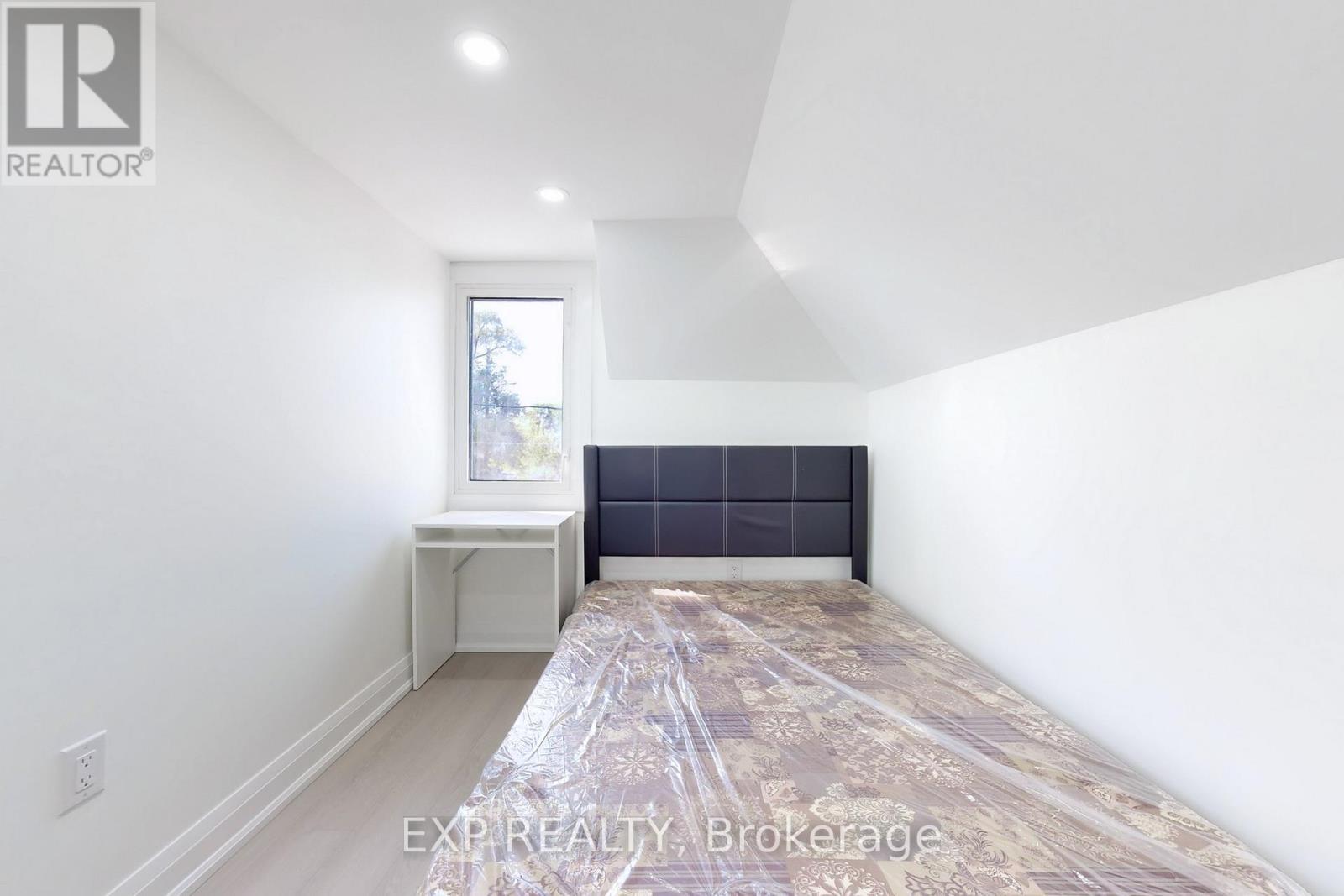 685 Jane Street, Toronto, ON - Indoor Photo Showing Bedroom