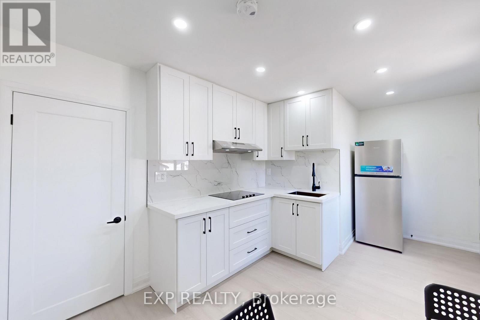 685 Jane Street, Toronto, ON - Indoor Photo Showing Kitchen