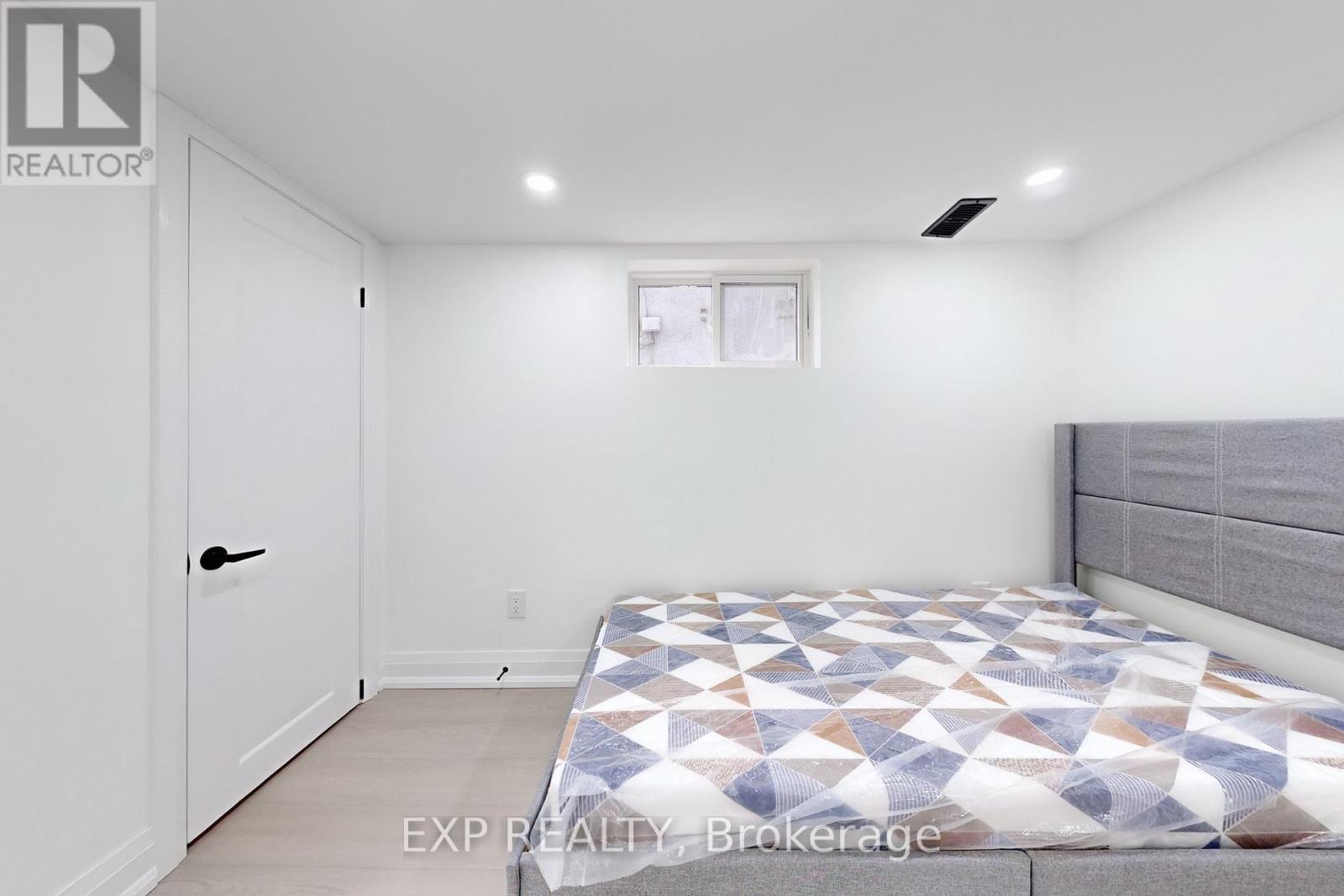 685 Jane Street, Toronto, ON - Indoor