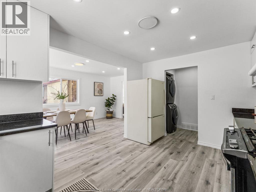 1457 S Cameron Boulevard, Windsor, ON - Indoor