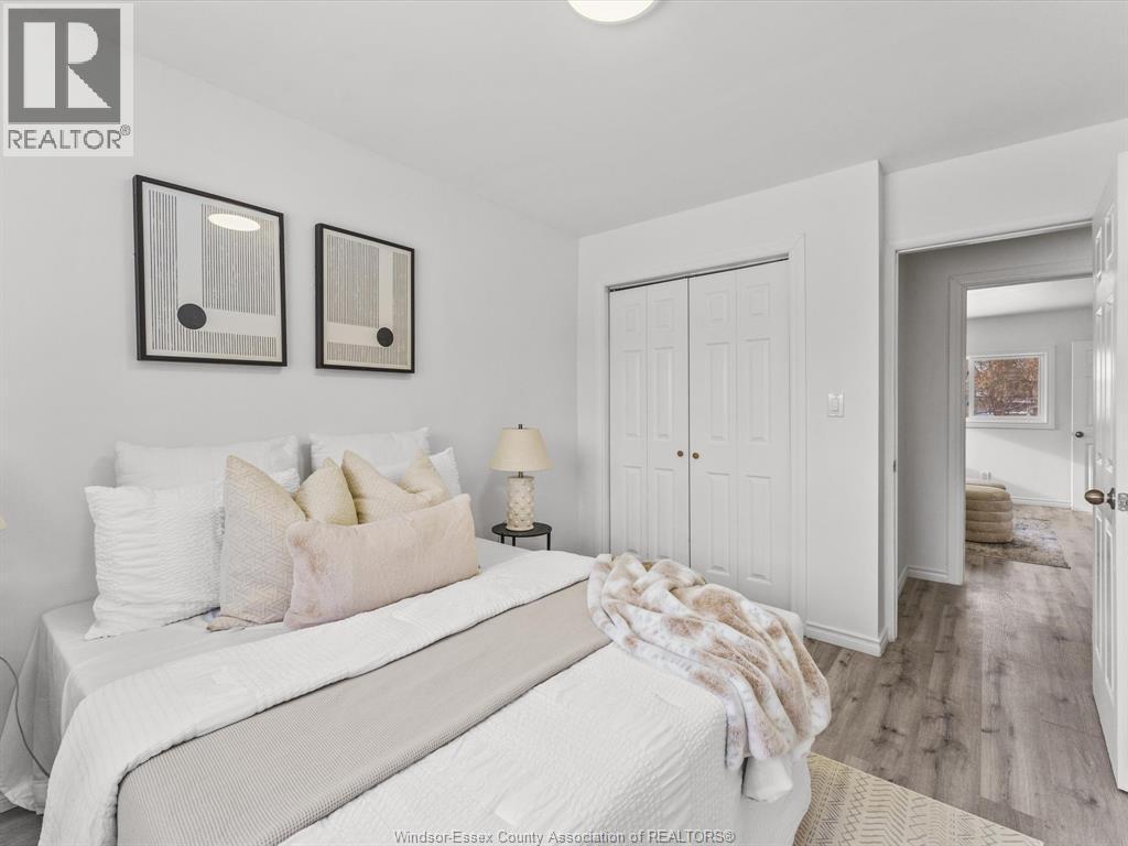 1457 S Cameron Boulevard, Windsor, ON - Indoor Photo Showing Bedroom