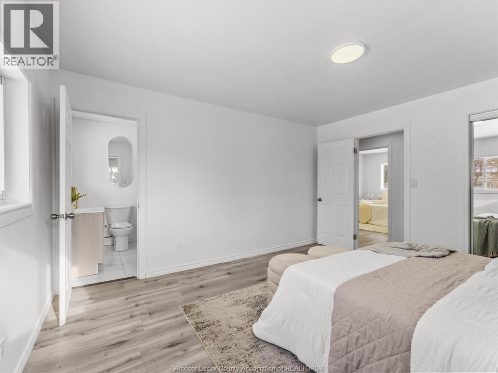 1457 S Cameron Boulevard, Windsor, ON - Indoor Photo Showing Bedroom