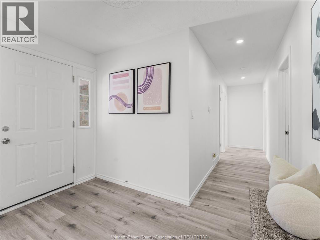 1457 S Cameron Boulevard, Windsor, ON - Indoor Photo Showing Other Room