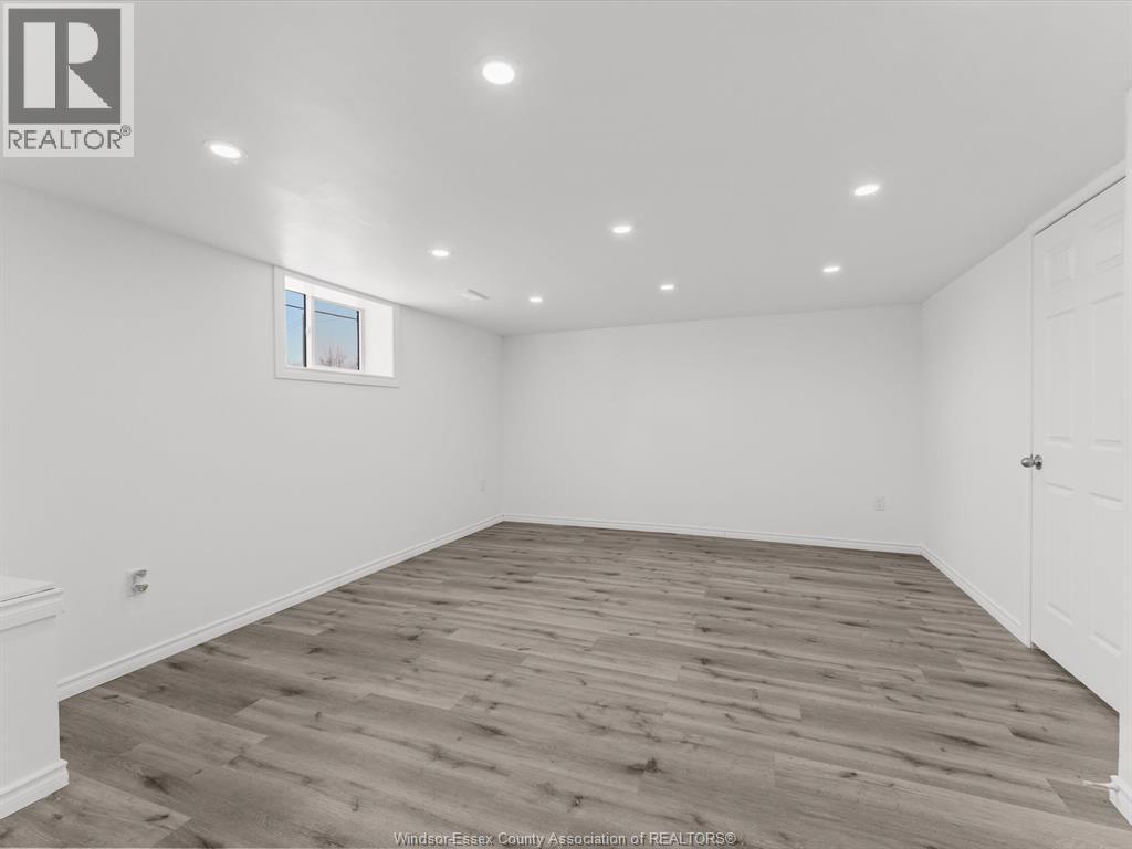 1457 S Cameron Boulevard, Windsor, ON - Indoor Photo Showing Other Room