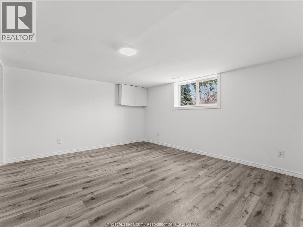 1457 S Cameron Boulevard, Windsor, ON - Indoor Photo Showing Other Room