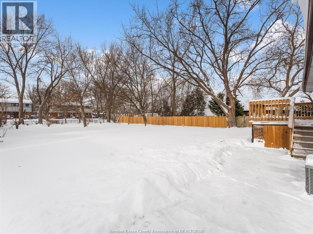 1457 S Cameron Boulevard, Windsor, ON - Outdoor