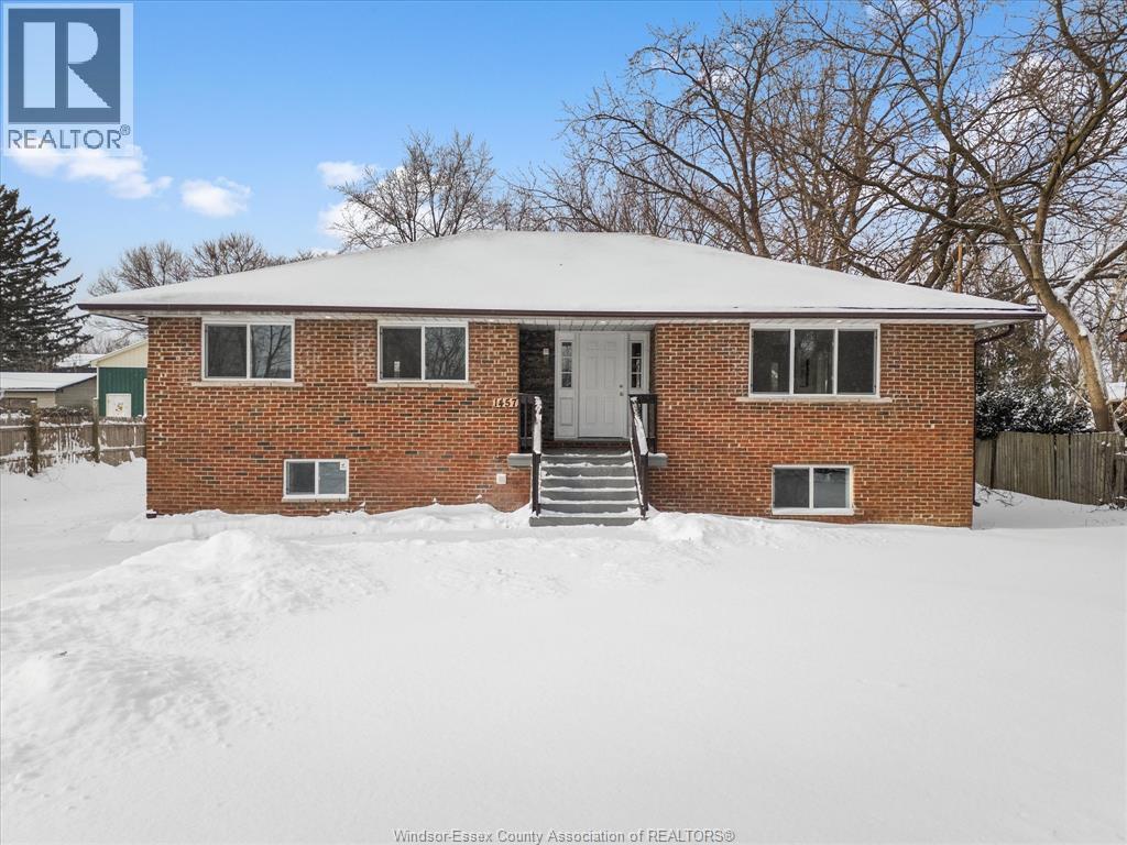 1457 S Cameron Boulevard, Windsor, ON - Outdoor