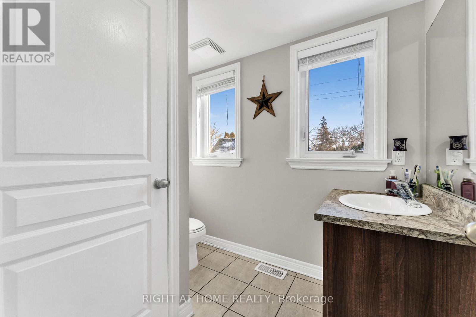 123 Antrim Street, Carleton Place, ON - Indoor Photo Showing Bathroom