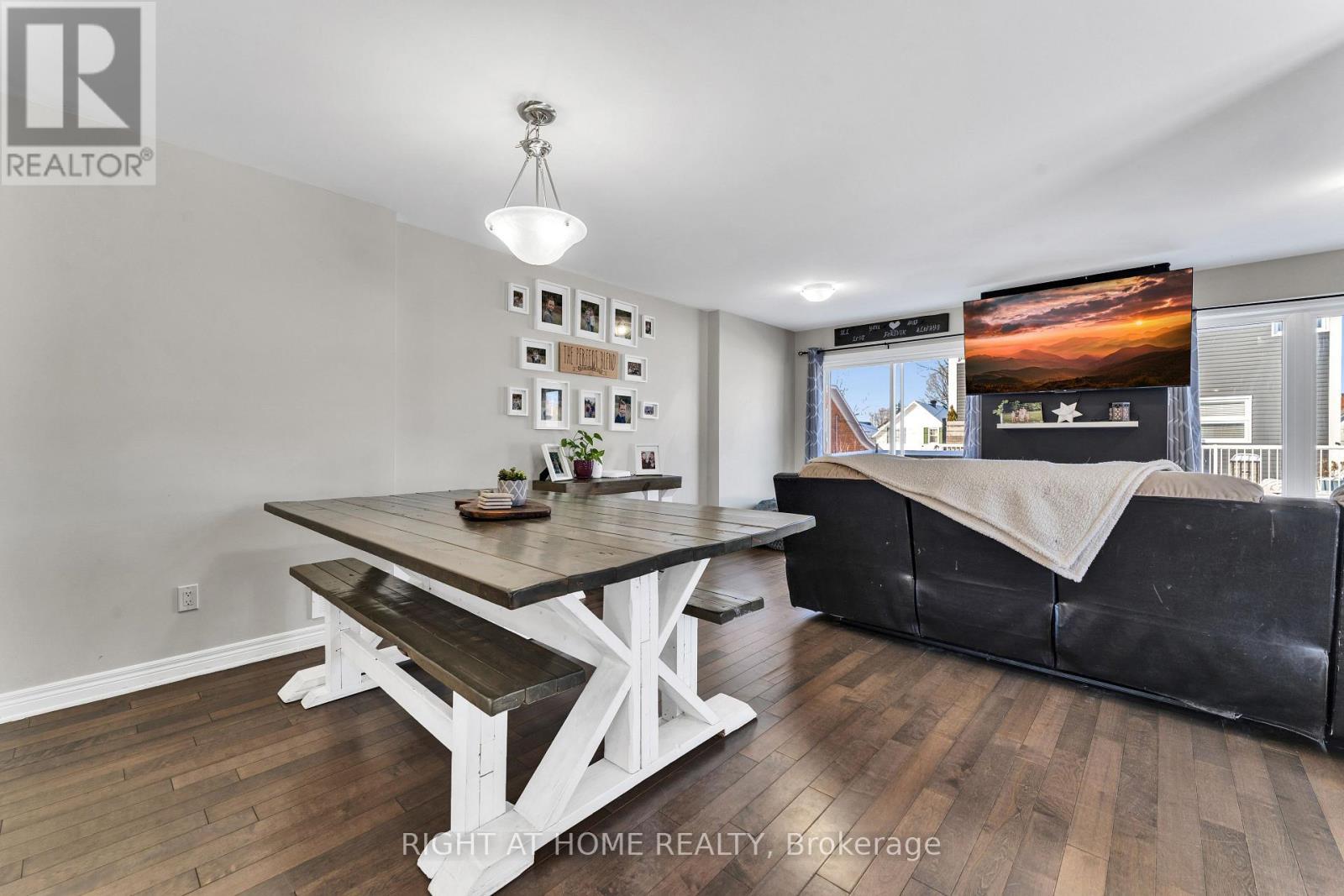 123 Antrim Street, Carleton Place, ON - Indoor Photo Showing Dining Room