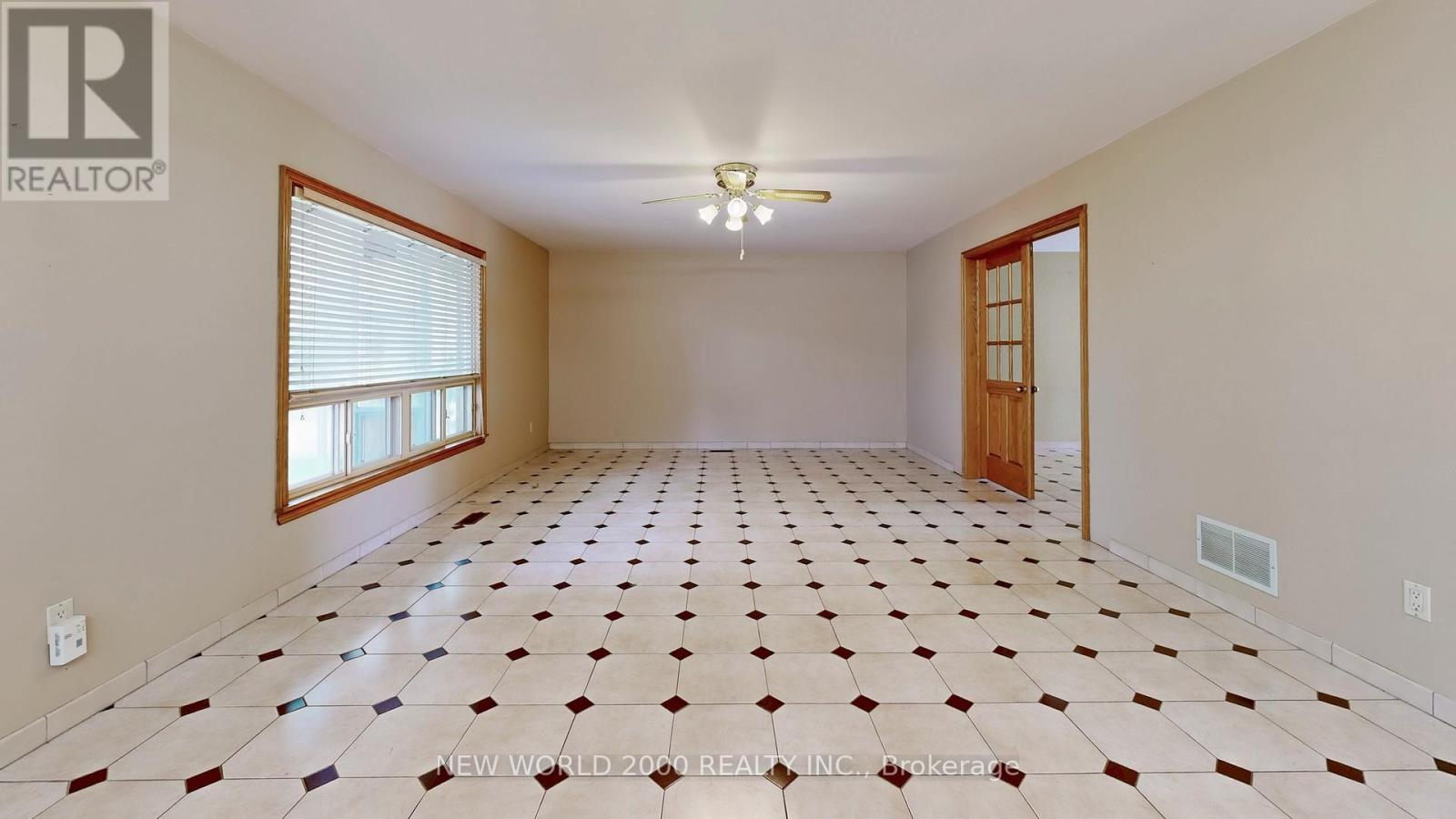 62 Langstaff Road W, Richmond Hill, ON - Indoor