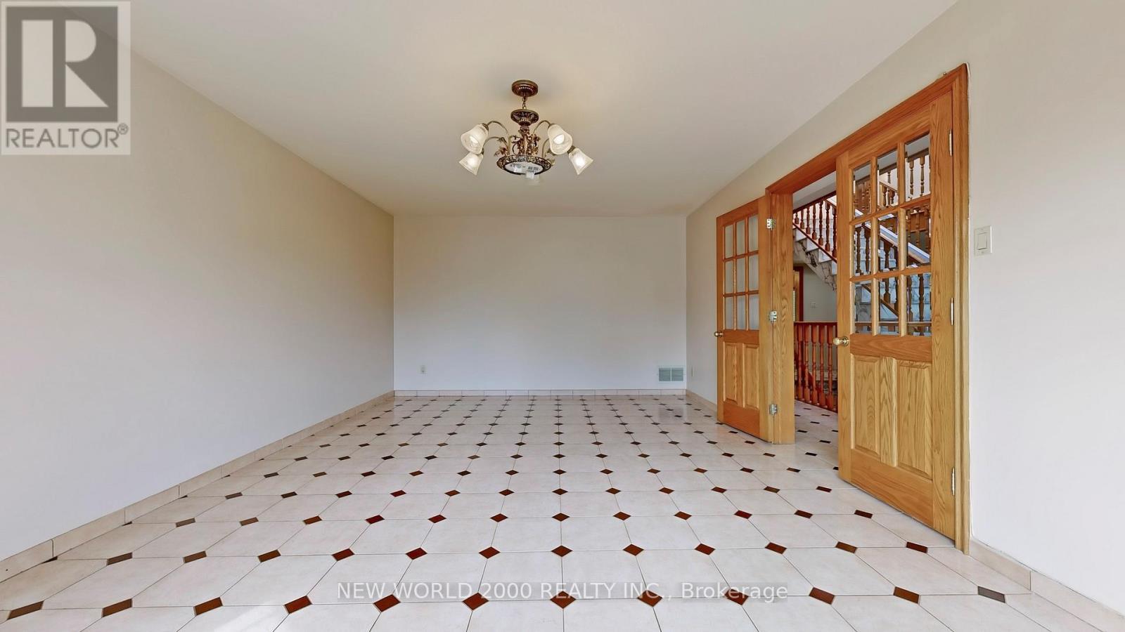 62 Langstaff Road W, Richmond Hill, ON - Indoor