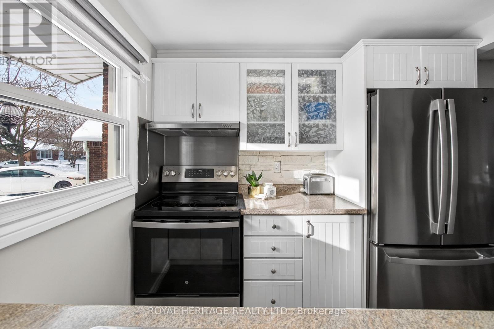 535 Shingle Bridge Place, Cambridge, ON - Indoor Photo Showing Kitchen