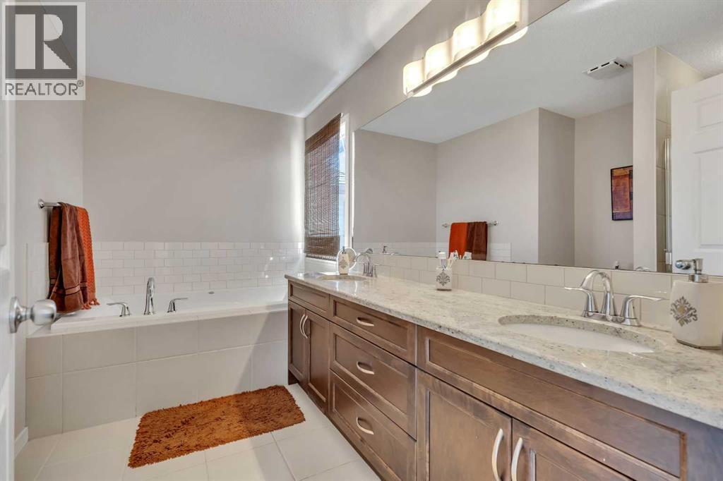 1544 Panatella Boulevard Nw, Calgary, AB - Indoor Photo Showing Bathroom