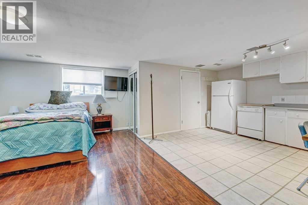 1455 Russell Road Ne, Calgary, AB - Indoor