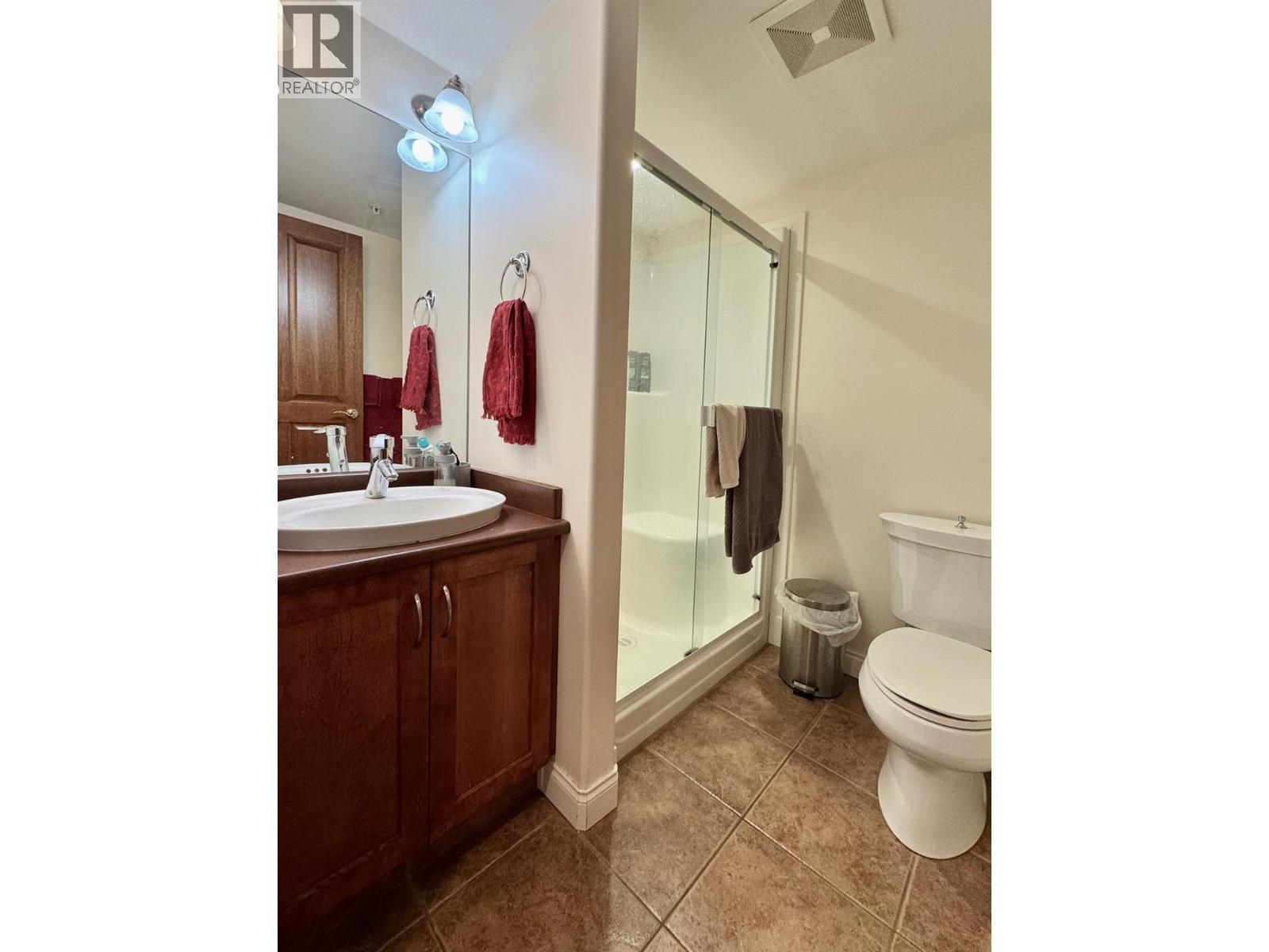 250 Marina Way Unit# 204, Penticton, BC - Indoor Photo Showing Bathroom