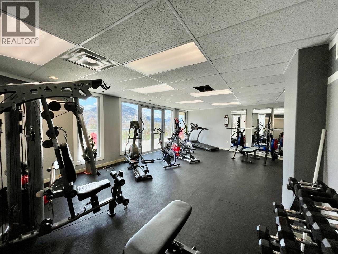 250 Marina Way Unit# 204, Penticton, BC - Indoor Photo Showing Gym Room