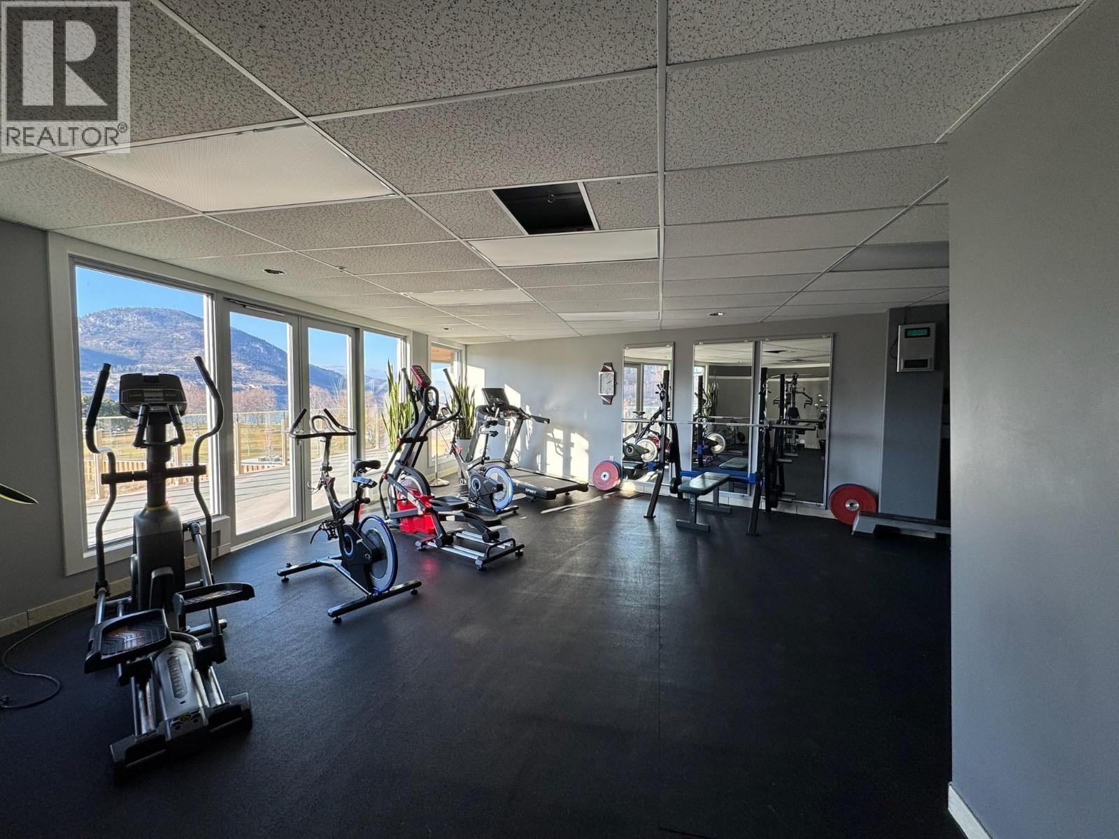250 Marina Way Unit# 204, Penticton, BC - Indoor Photo Showing Gym Room
