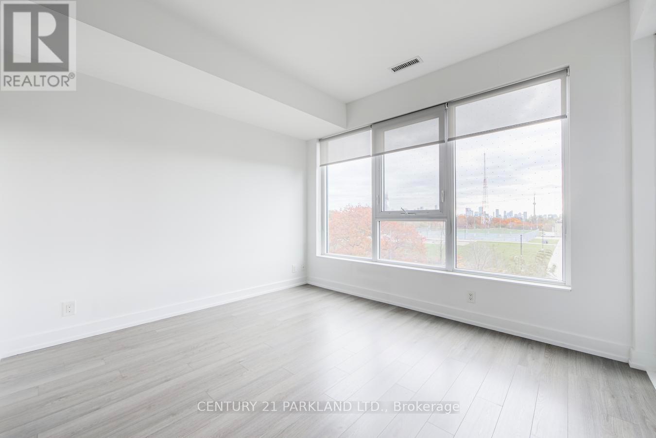 312 - 6 Parkwood Avenue, Toronto, ON - Indoor Photo Showing Other Room