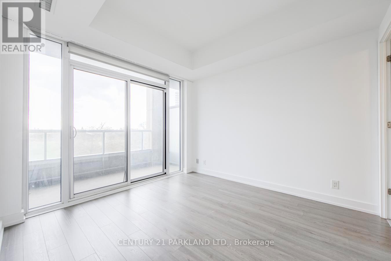 312 - 6 Parkwood Avenue, Toronto, ON - Indoor Photo Showing Other Room