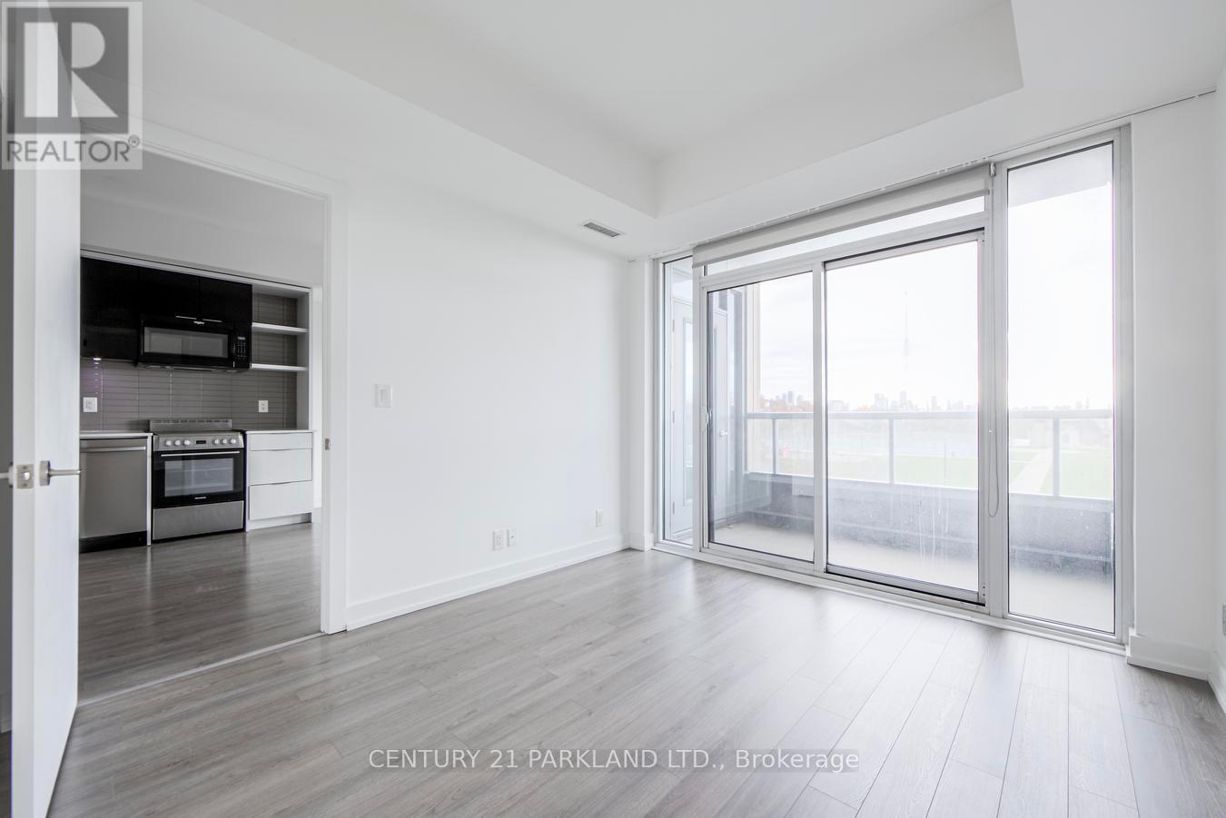 312 - 6 Parkwood Avenue, Toronto, ON - Indoor