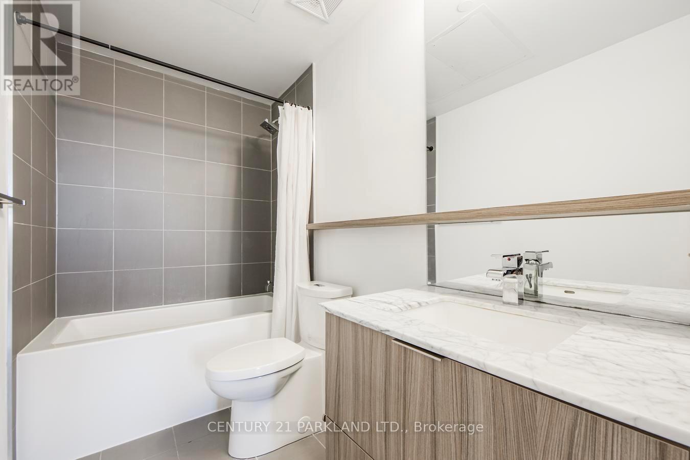 312 - 6 Parkwood Avenue, Toronto, ON - Indoor Photo Showing Bathroom