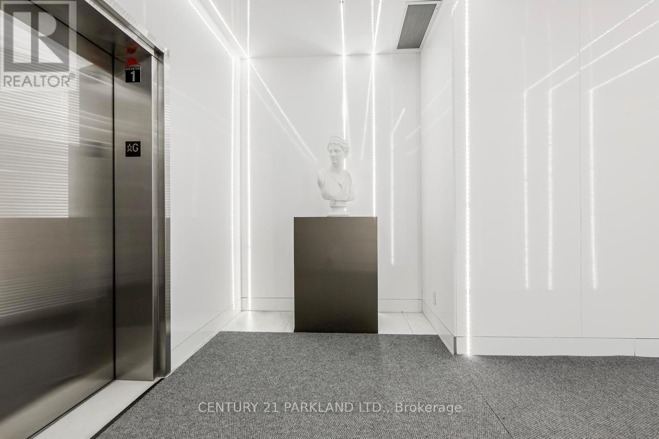 312 - 6 Parkwood Avenue, Toronto, ON - Indoor